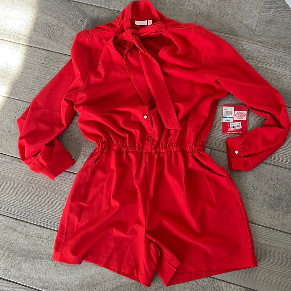 NWT long sleeve romper Perfect for the HOLIDAYS 😍